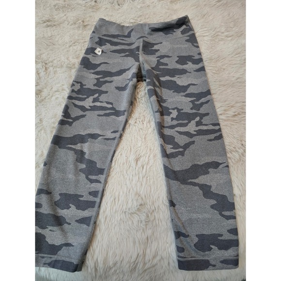 Athleta Other - Athleta Girl Chit Chat Capri Leggings - Gray Camo (Size M / 8-10)